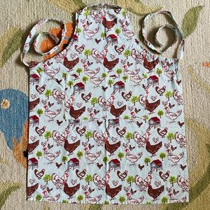Crate & Barrel I Farmhouse Hen Apron